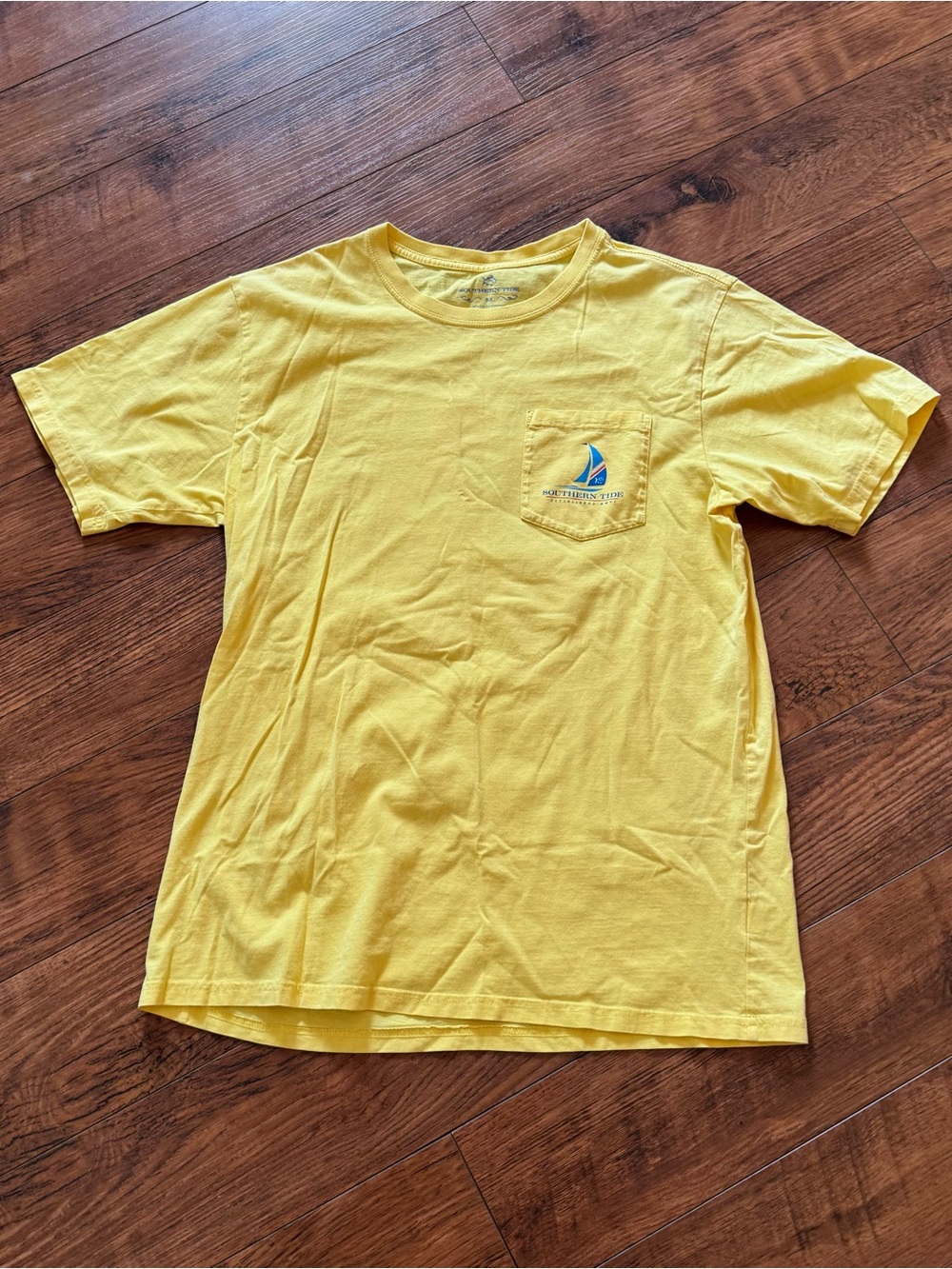 Southern Tide T-Shirt Mens Medium Yellow Boat Short Sleeve Shirt